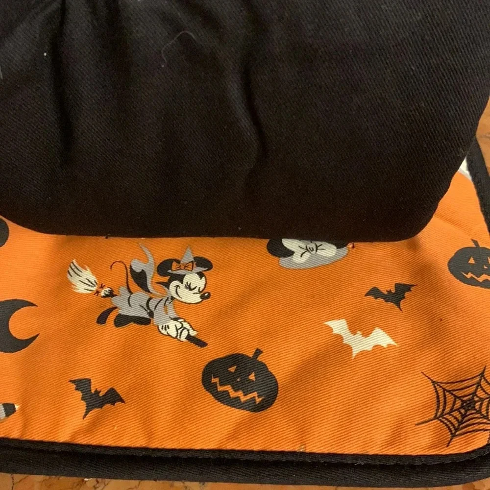 Disney Minnie Mouse Halloween Pot Holder and Oven Mitt Set NEW
